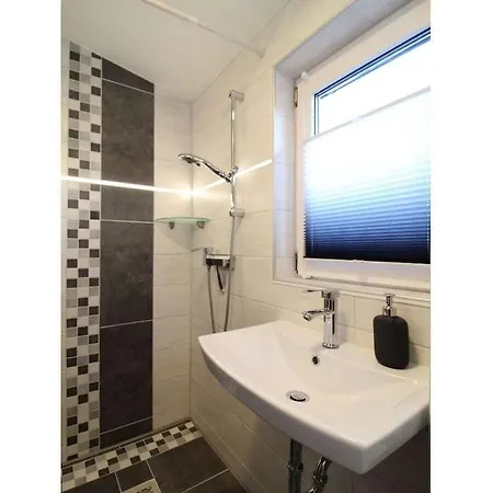 Prázdninový dům In With Swimming Pool Husum (Schleswig-Holstein)